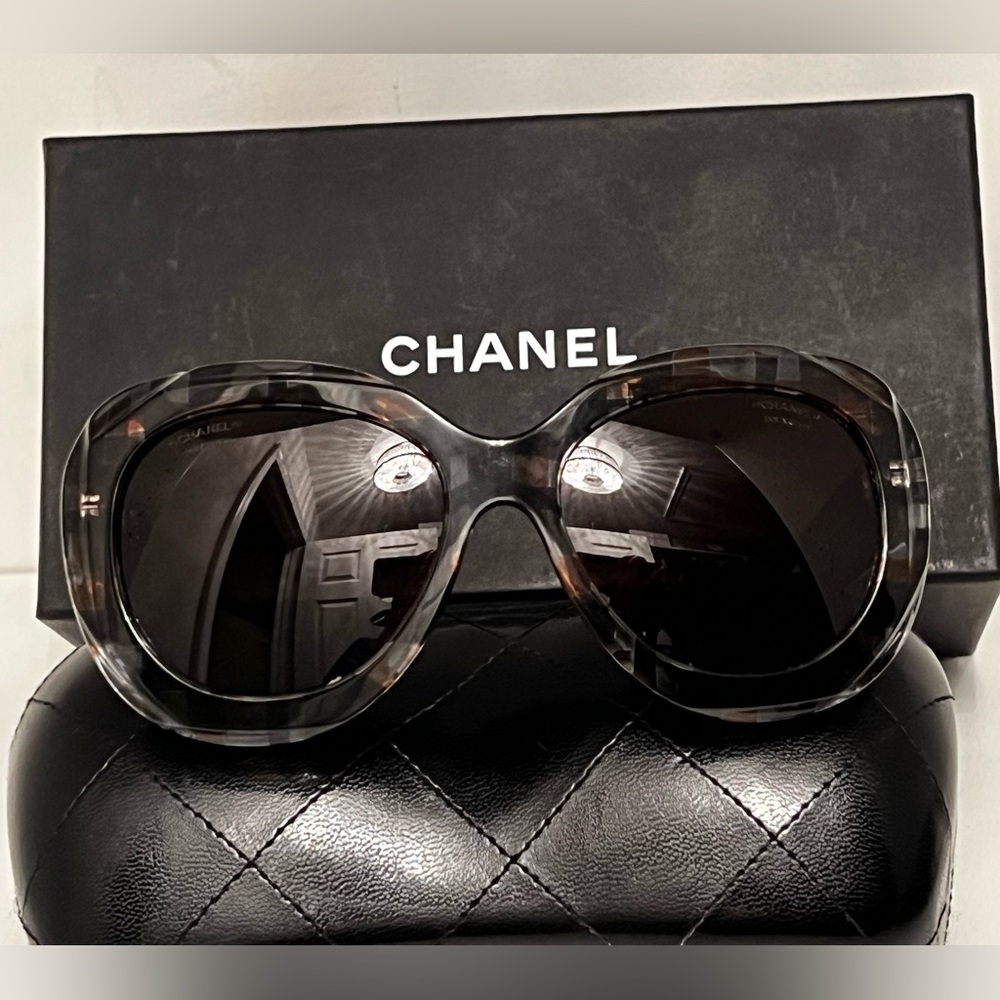 CHANEL Tweed Acetate Brown/Gray Sunglasses (CH5323) w/ Polarized Lenses - Picture 2 of 7